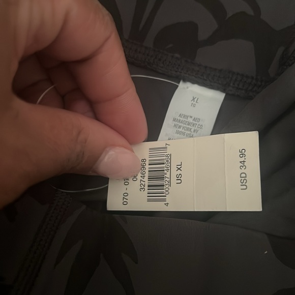 Aerie Tropical Print Side Pocket Bike Shorts in Black & Gray - Picture 3 of 5